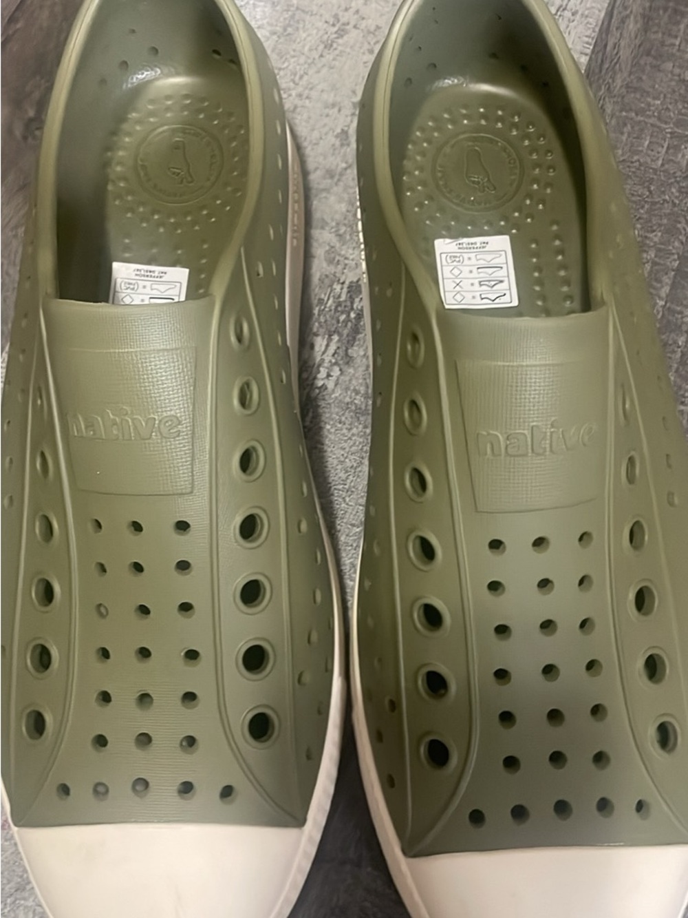 Native Olive Green Slip-On Jefferson Loafers Women’s 9 Men’s 7